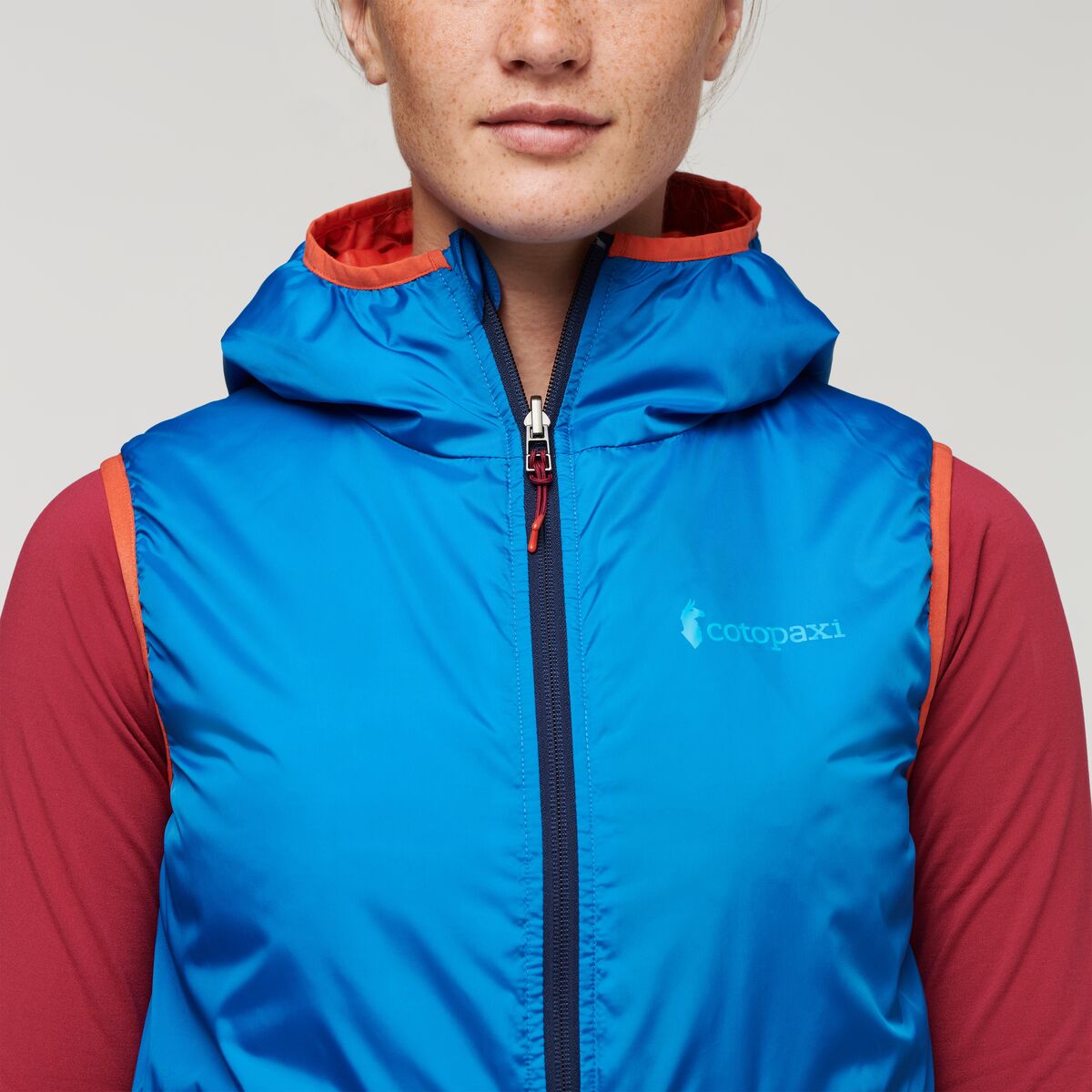 Teca Cálido Reversible Hooded Vest Women's - Image 23