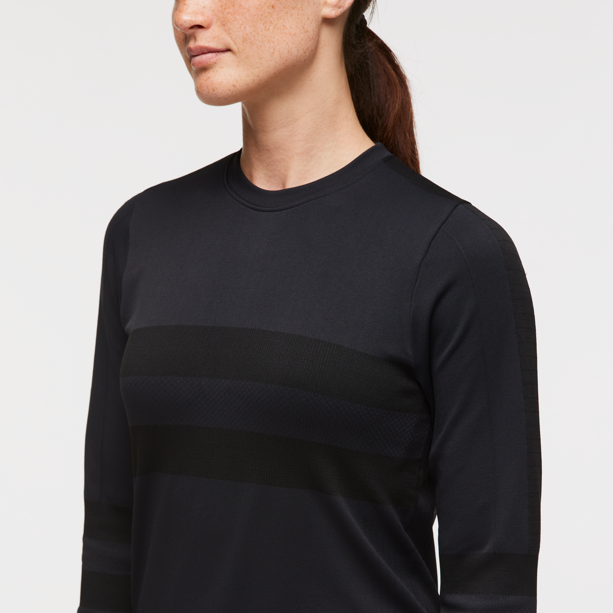 Debajo Seamless Baselayer Crew Women's - Image 5