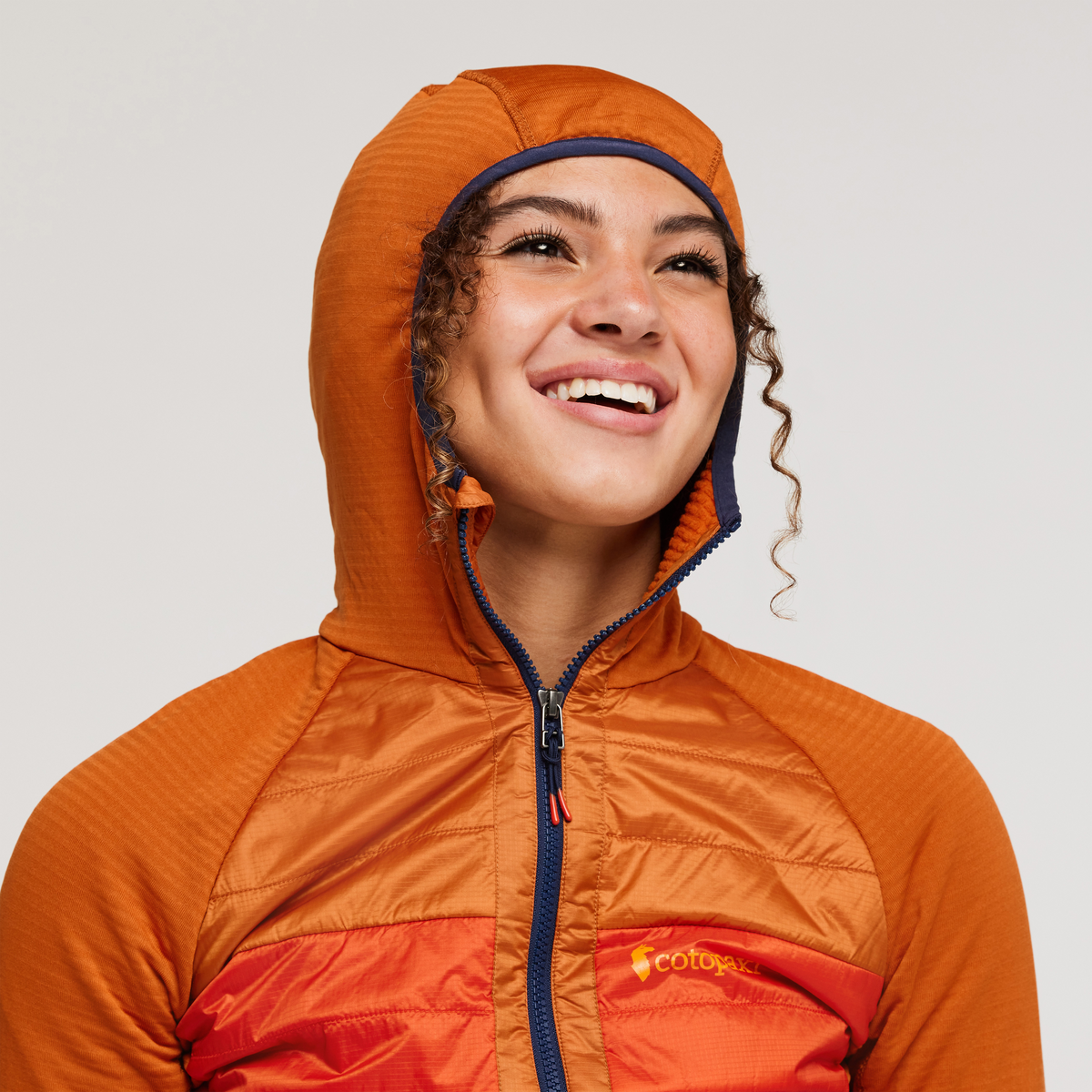 Capa Hybrid Insulated Hooded Jacket Women's - Image 15