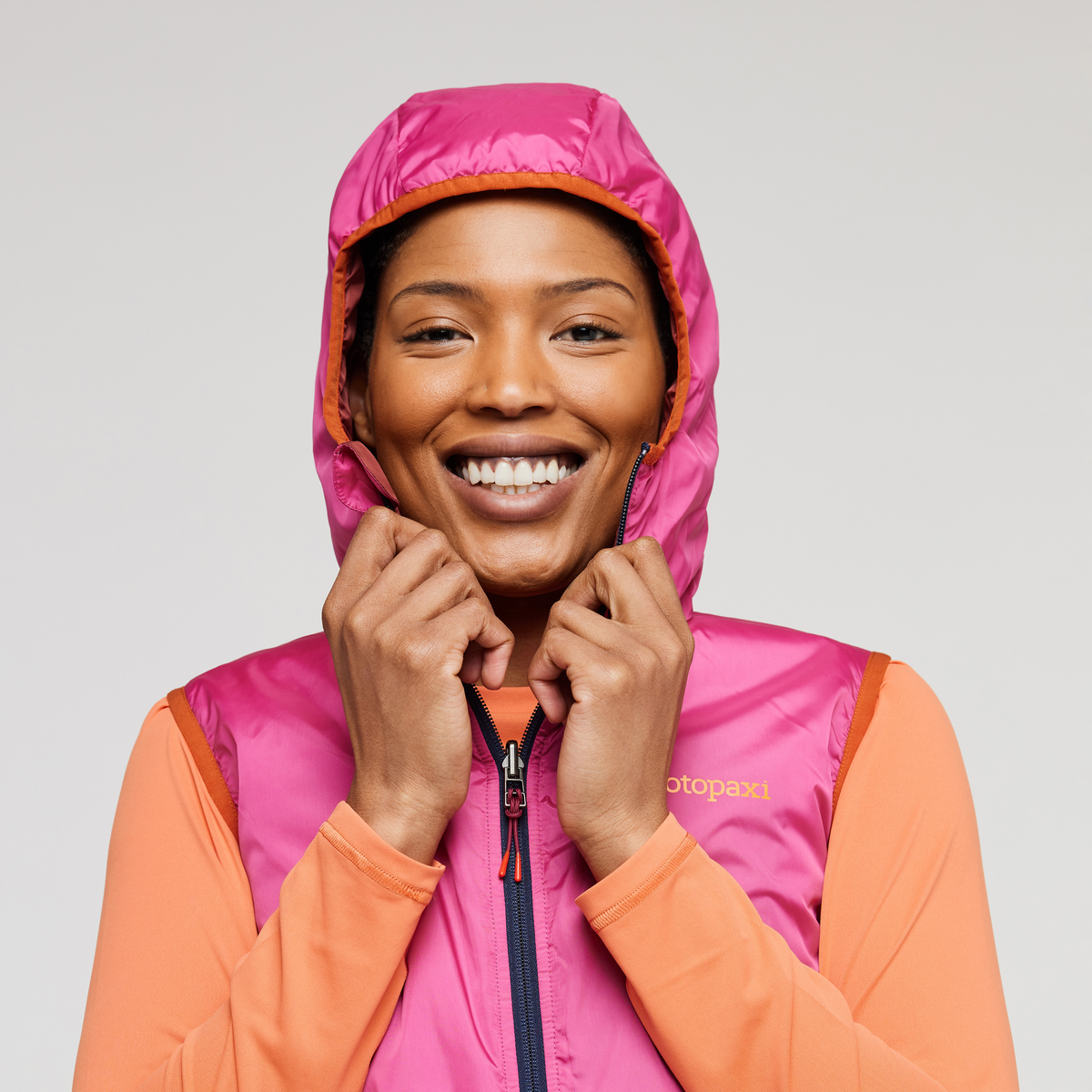 Teca Cálido Reversible Hooded Vest Women's - Image 25