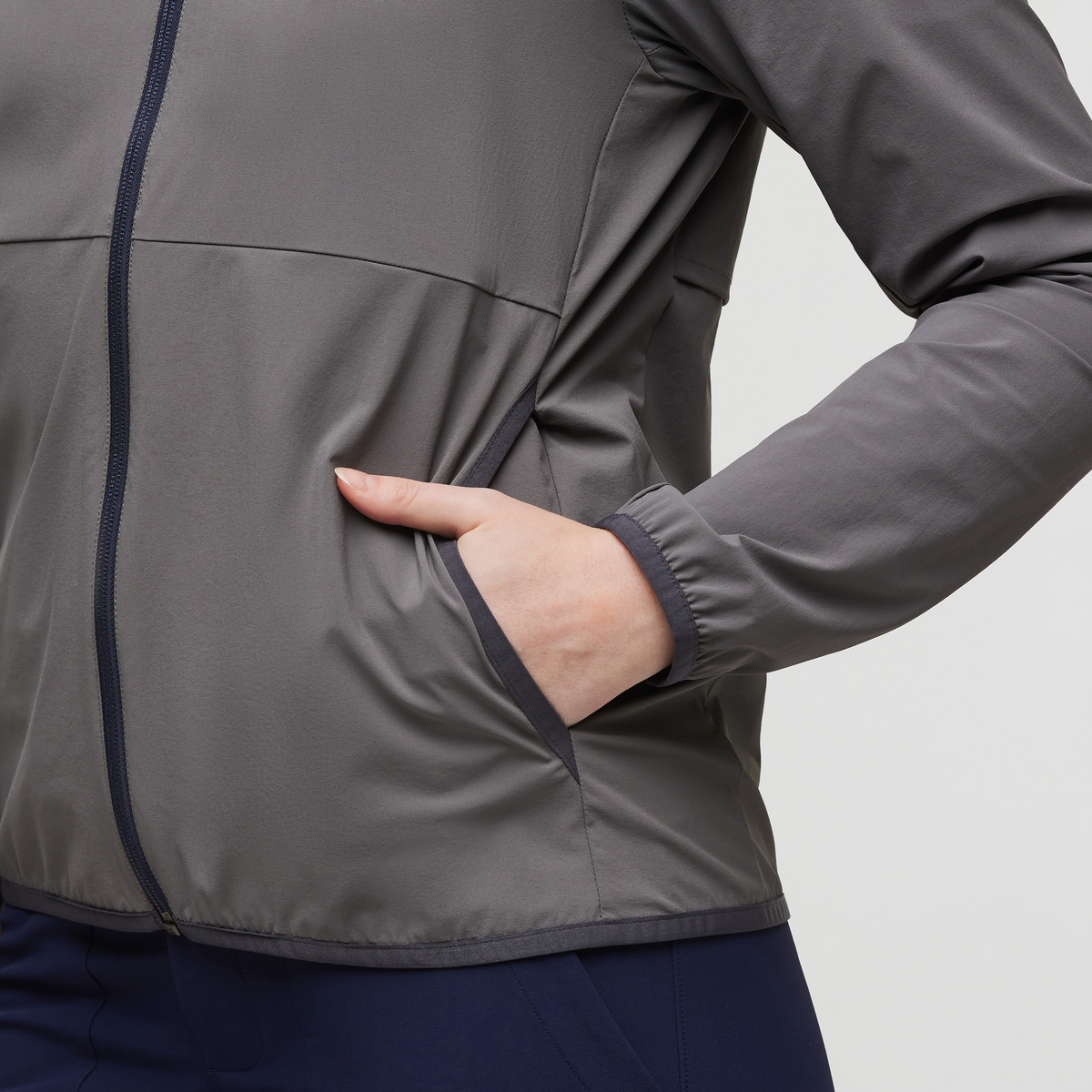 Vuelta Performance Windbreaker Jacket Women's - Image 15