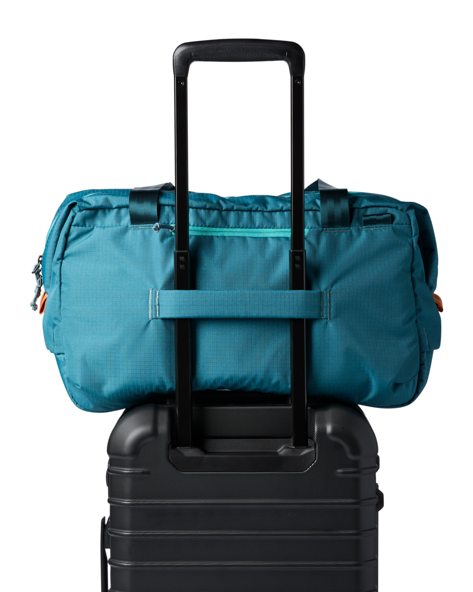 Viaje 35L Travel Duffel - Image 10