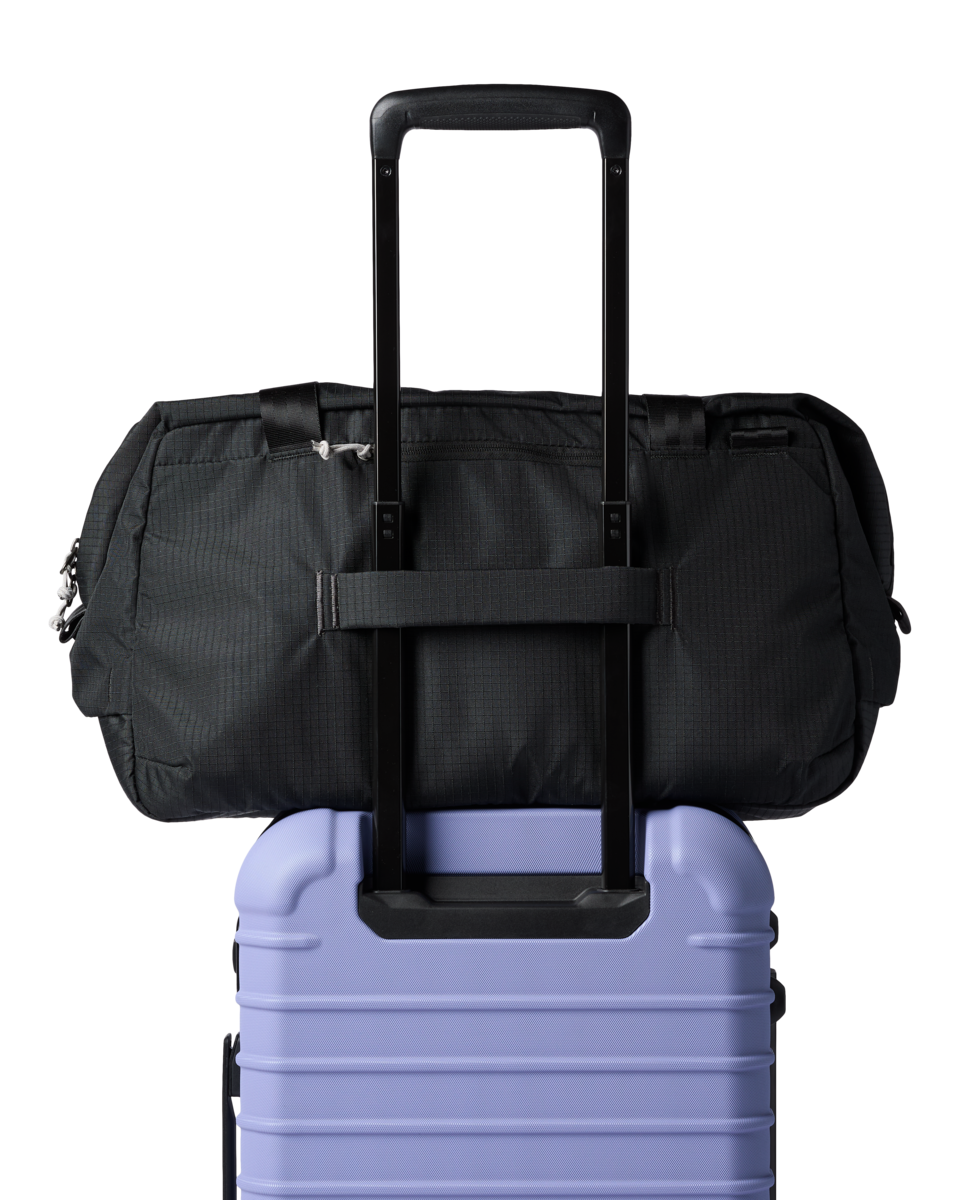 Viaje 35L Travel Duffel - Image 15